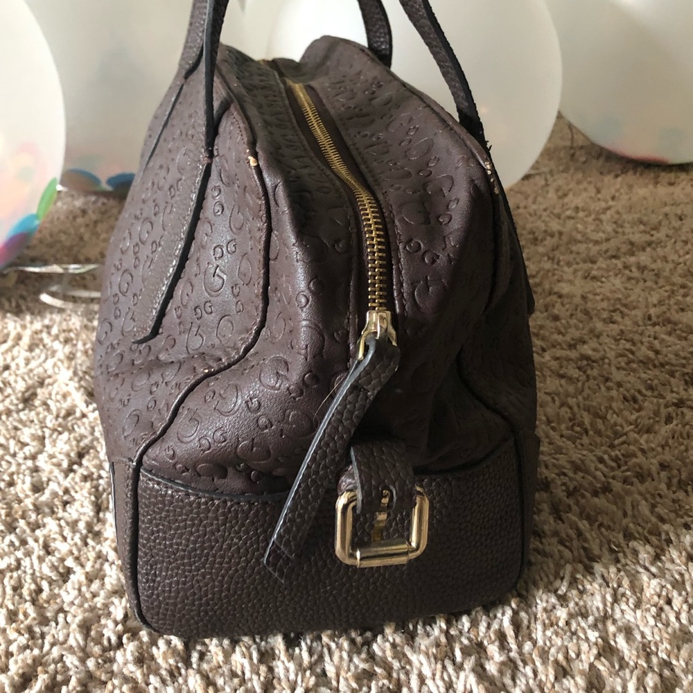 Guess Bag πΈ - Picture 3 of 8